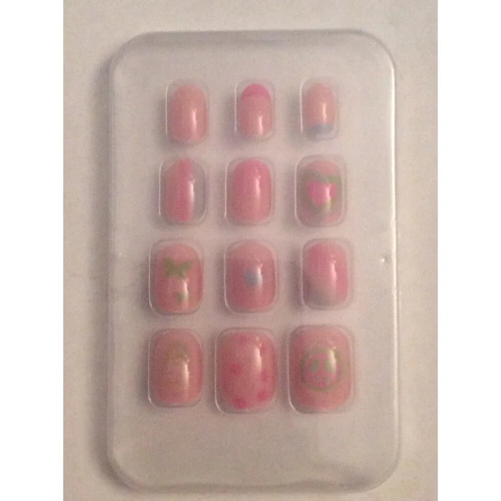 7 Sets of Press On Nails B9